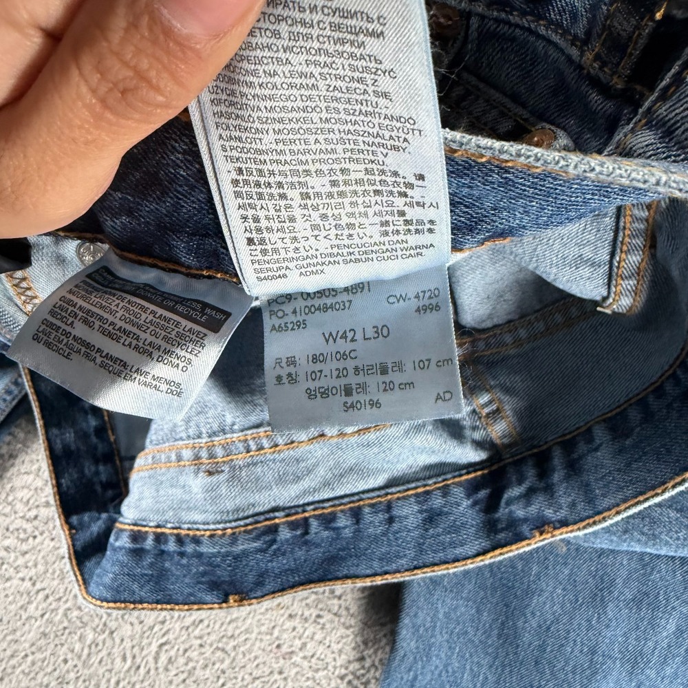 Levi's 505 Jeans Mens 42x30 Blue Cotton Denim Straight Leg Baggy Faded Workwear - Picture 4 of 10